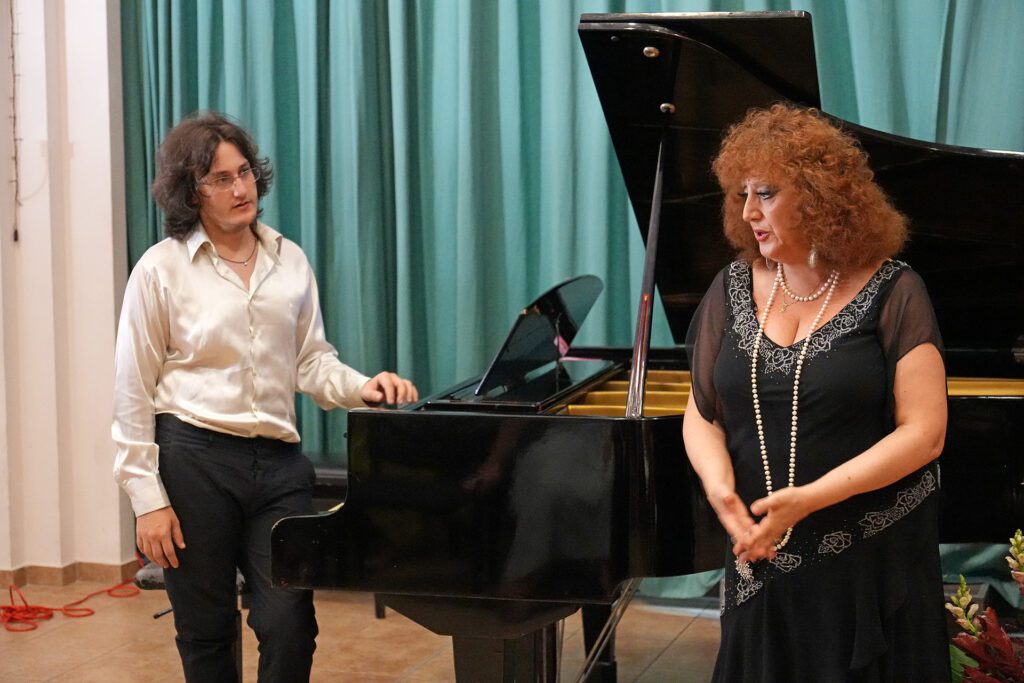 Canzoni Napoletane kao snažna obiteljsko glazbena priča